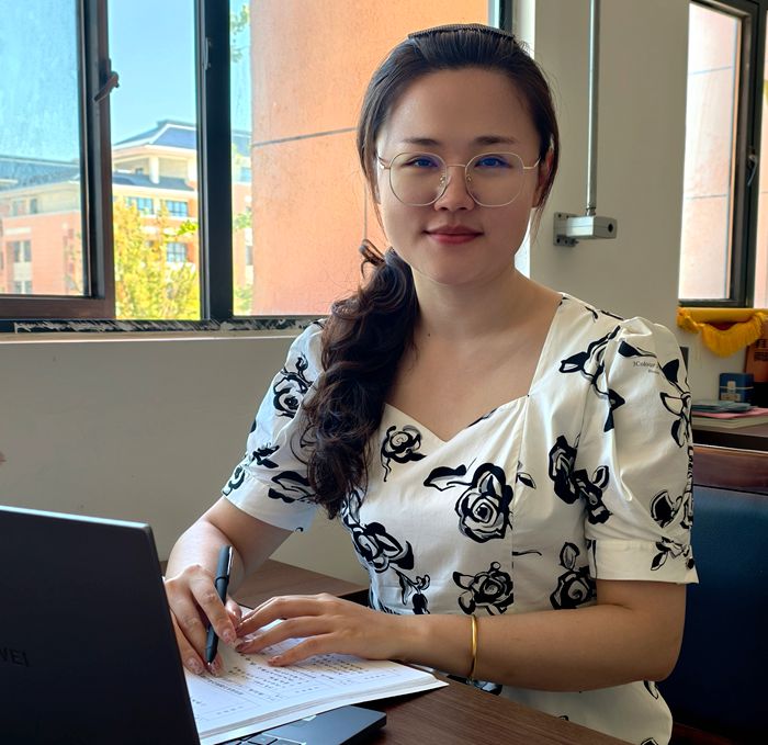 20方玮照片_副本